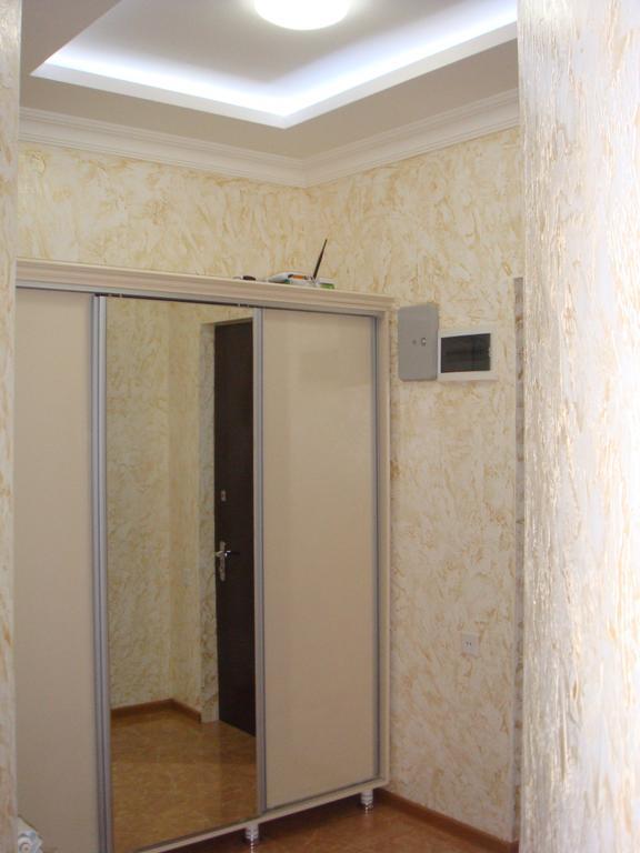 Nino Apartment On Pirosmani バトゥーミ 部屋 写真
